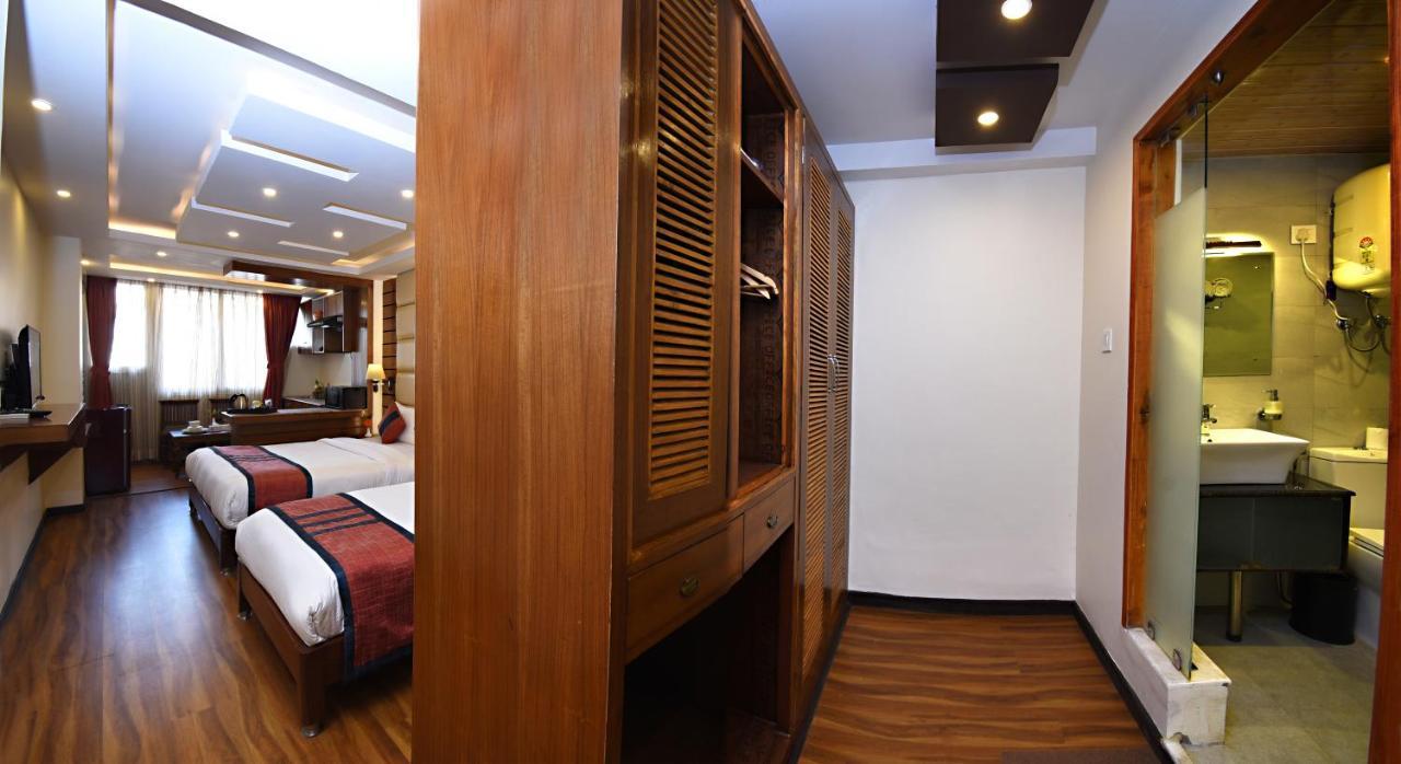 Apartment with Balcony - Complimentary Airport Pick up or Drop